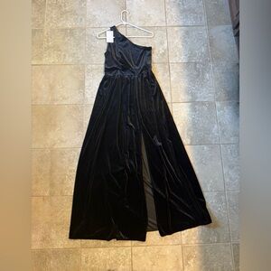 *NWT* Formal Black Velvet One Shoulder Maxi Dress